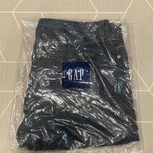 NWT Gap jeans, size 33